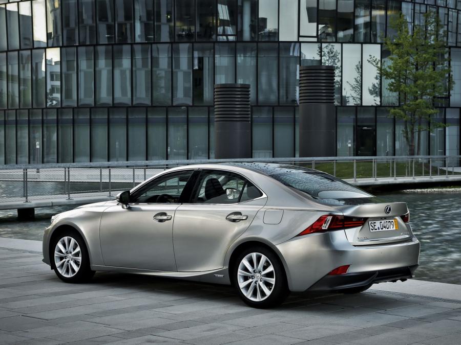  Lexus IS300h 2013 года  (EU) (фото 3 из 16)